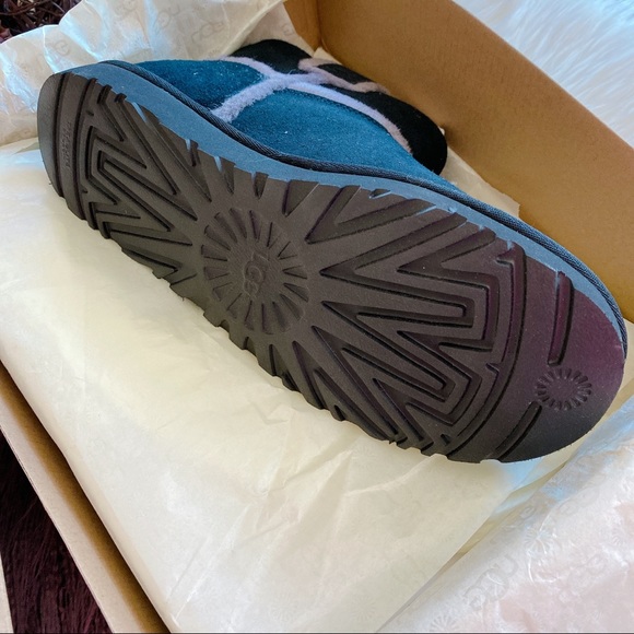 UGG CLASSIC MINI SPILL SEAM BOOT - Picture 7 of 7